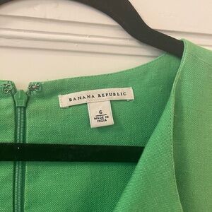 Banana Republic Vibrant Green Garment